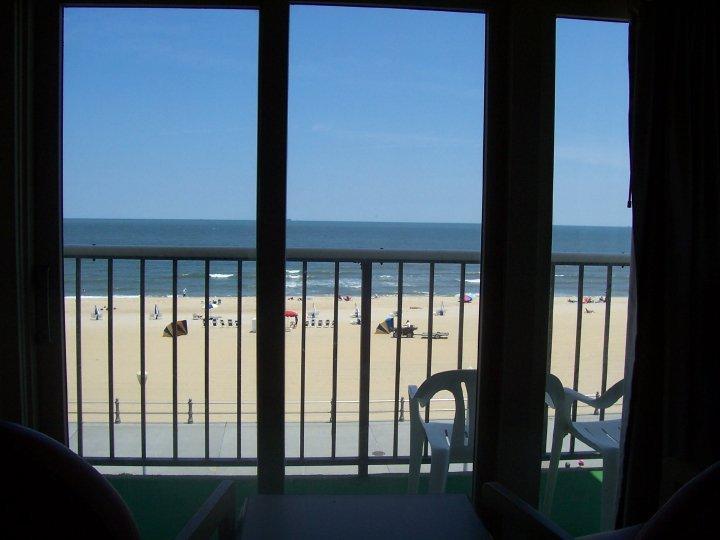 Hyatt House Virginia Beach / Oceanfront Exterior photo